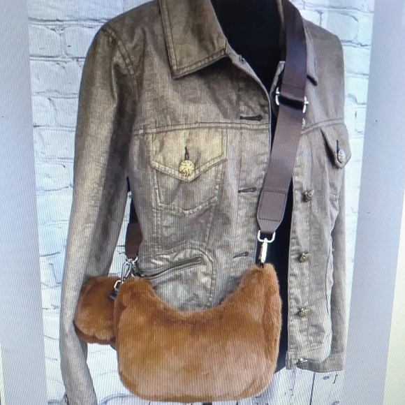 Akira faux fur crossbody purse bag with coin purse NWOT - Picture 3 of 4